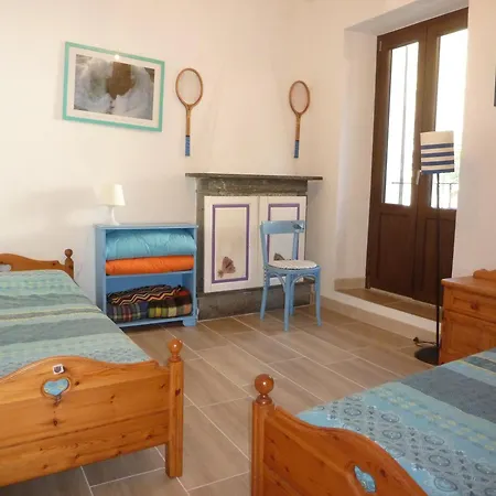 Artist House With Panoramic Musignano (Lombardy)